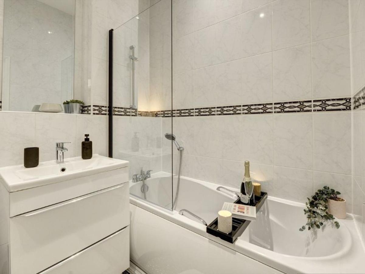 The Clement Apartment Stylish Two Bedroom Apartment Very Close To The Birmingham Arena Buitenkant foto